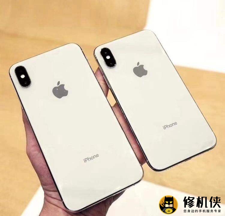 沈阳苹果iPhone XS手机进水屏幕出现条纹如何处理？