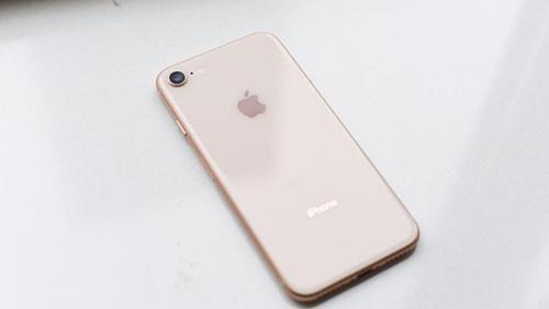 广州苹果维修点告诉你iPhone8<a href=https://www.iphonediule.cn/guz/jinshui/ target=_blank class=infotextkey>手机进水</a>主板损坏该怎么办？